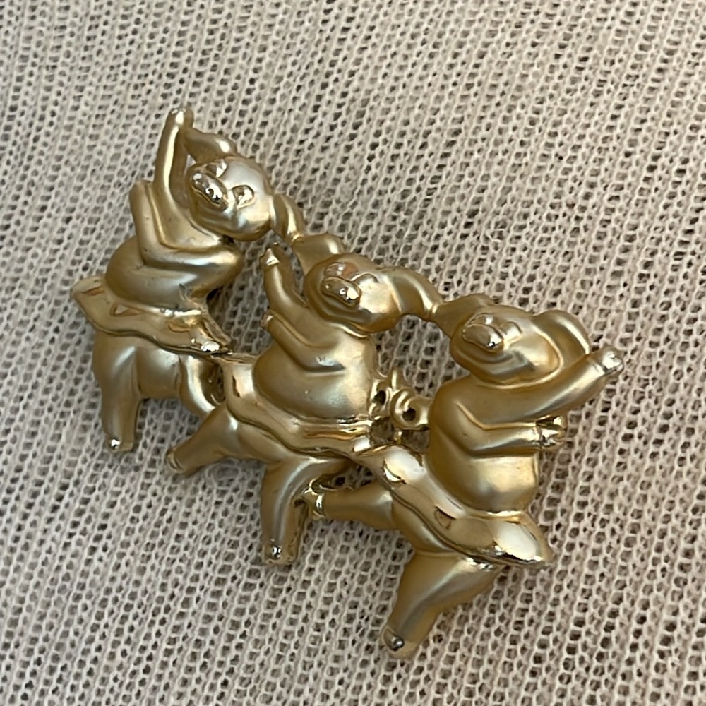 Vintage 1980s Gold Tone Three Pigs Piglets Dancing Ballerina Brooch Pin Jewelry - Picture 13 of 16